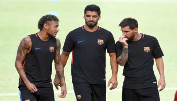 Neymar nghe lời Messi và Suarez, từ chối PSG